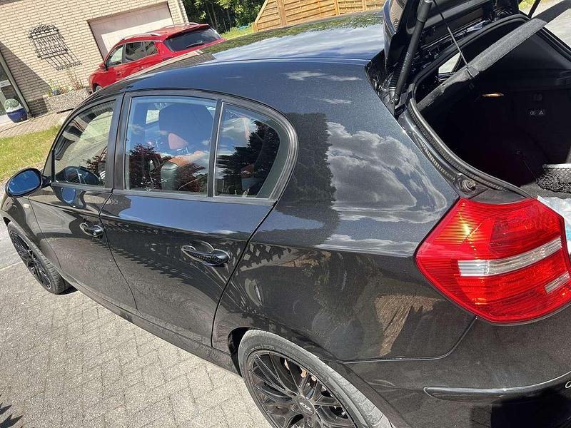 Schwarz Gebraucht 2008 BMW 118 Kleinwagen | 4.200 € (Fairer Preis) - Bild 1/4