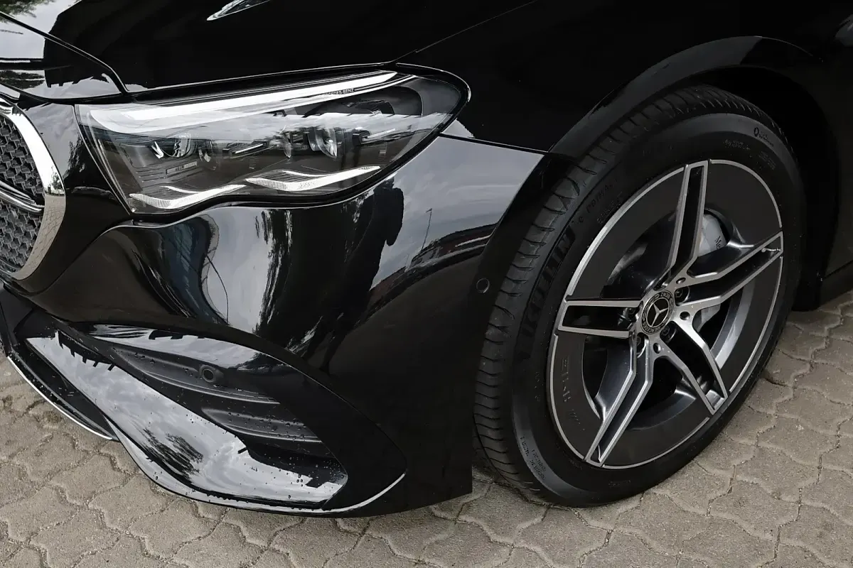 Gebraucht Mercedes E300 AMG 204 PS (150 kW) 2024 Obsidianschwarz Kombi