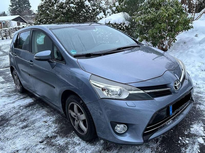 Blau Gebraucht 2013 Toyota Verso Life Van / Kleinbus | 8.900 € (Fairer Preis) - Bild 1/4