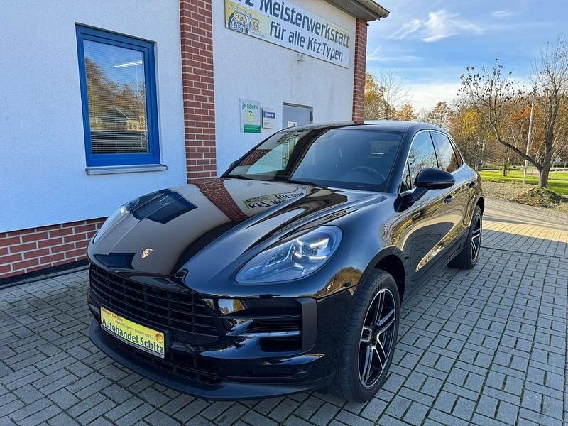 Schwarz Gebraucht 2019 Porsche Macan SUV | 41.900 € (Superpreis) - Bild 1/4