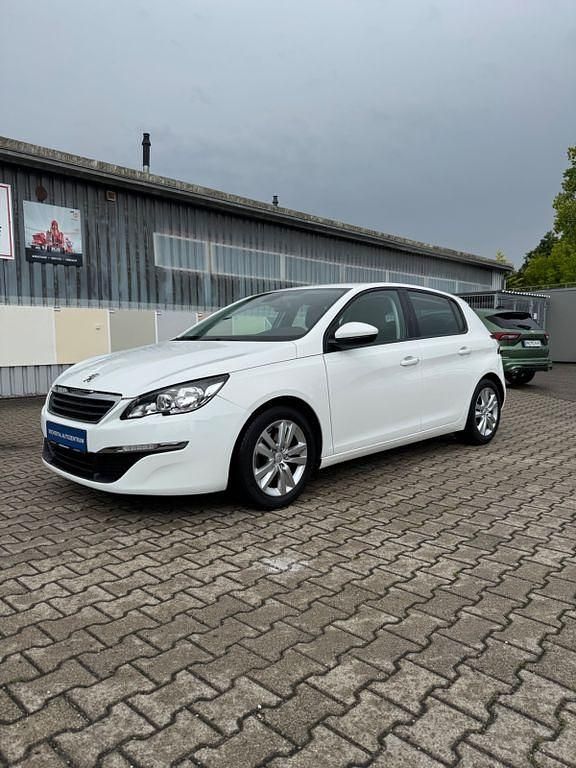 Weiß Gebraucht 2013 Peugeot 308 Active Limousine | 5.990 € (Fairer Preis) - Bild 1/4