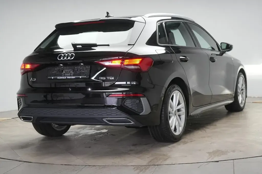 Gebraucht Audi A3 S-Line 150 PS (110 kW) 2023 Schwarz Limousine