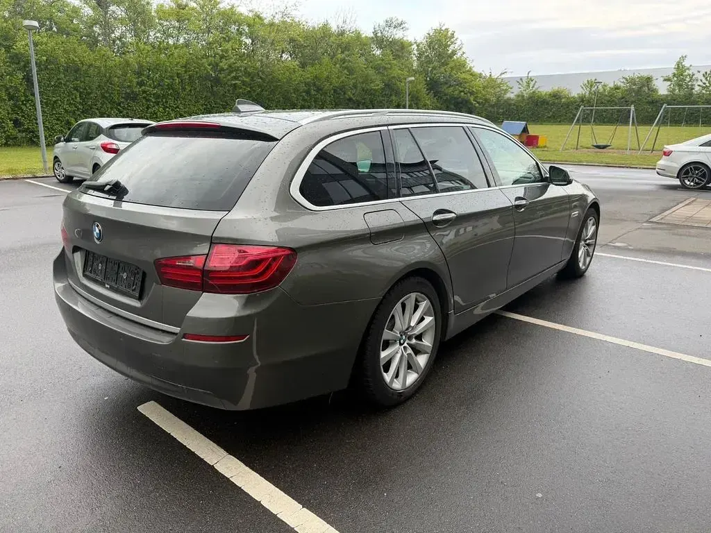 Gebraucht BMW 520 184 PS (135 kW) 2014 Grau Kombi