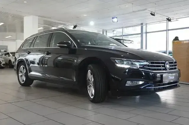 Gebraucht VW Passat Business 200 PS (147 kW) 2021 Deep black perleffekt Kombi