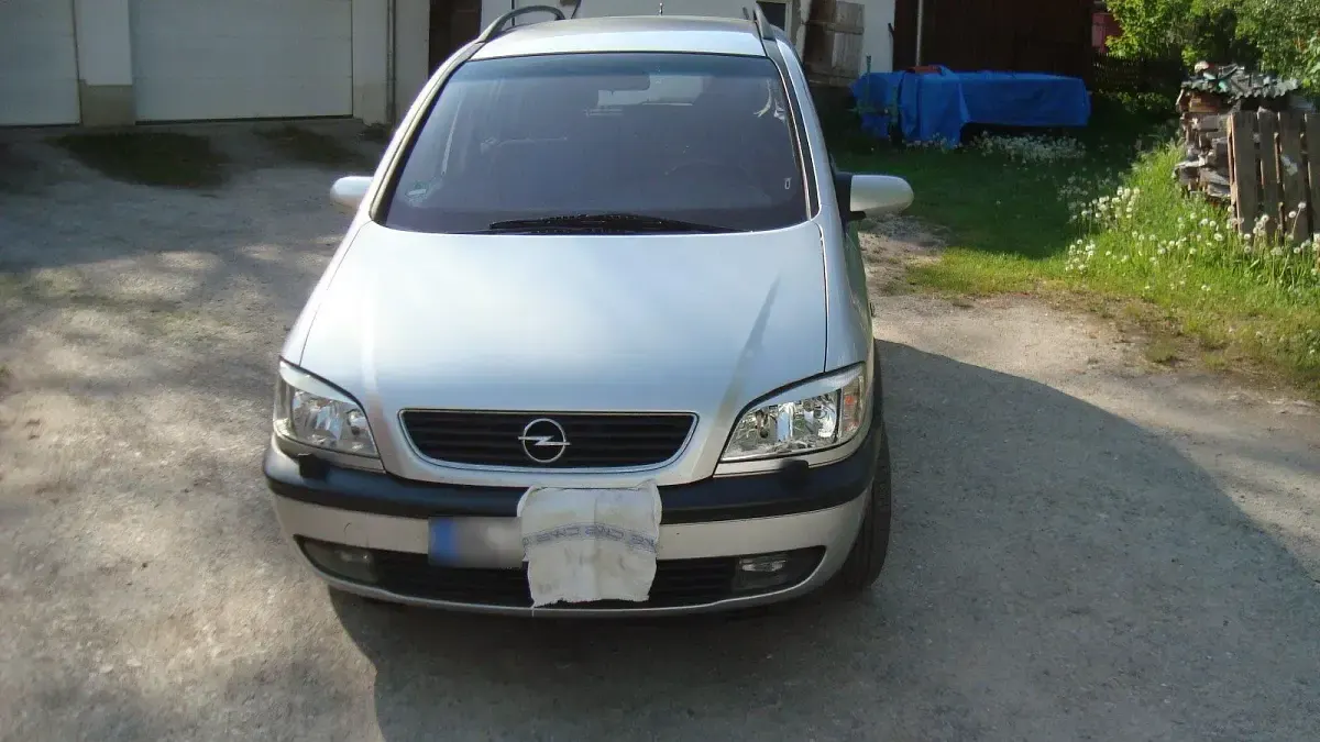 Gebraucht Opel Zafira 125 PS (91 kW) 2001 Silber Van / Kleinbus