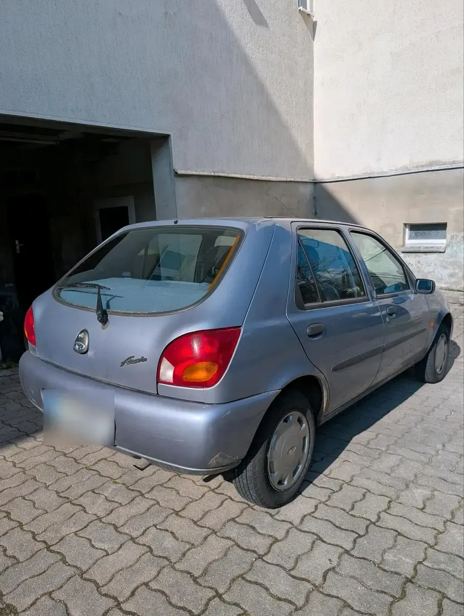 Gebraucht Ford Fiesta 75 PS (55 kW) 1998 Blau Kleinwagen