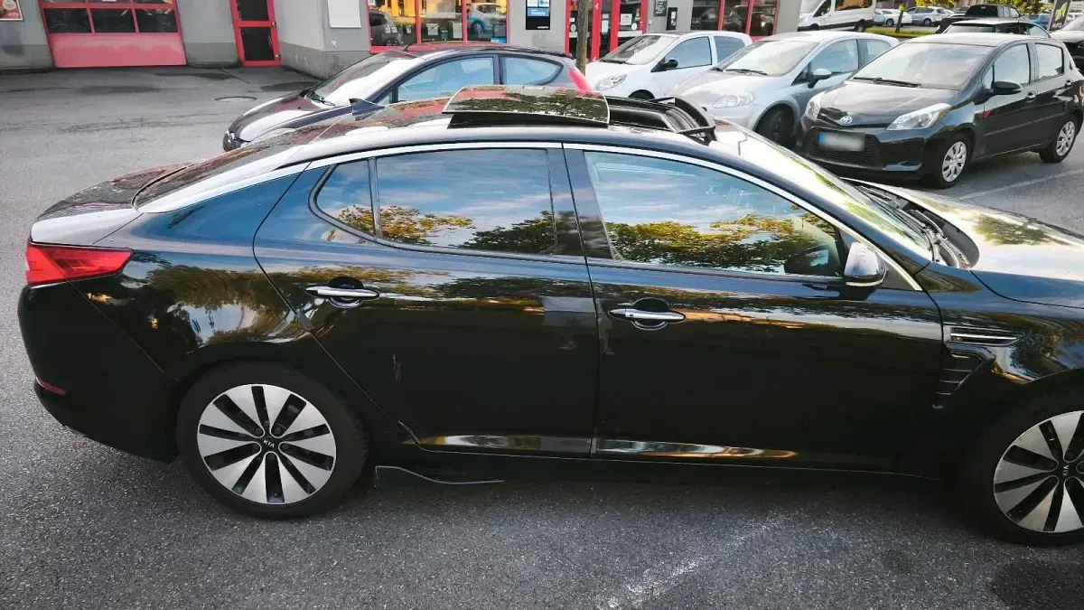 Gebraucht Kia Optima 136 PS (100 kW) 2012 Schwarz Limousine