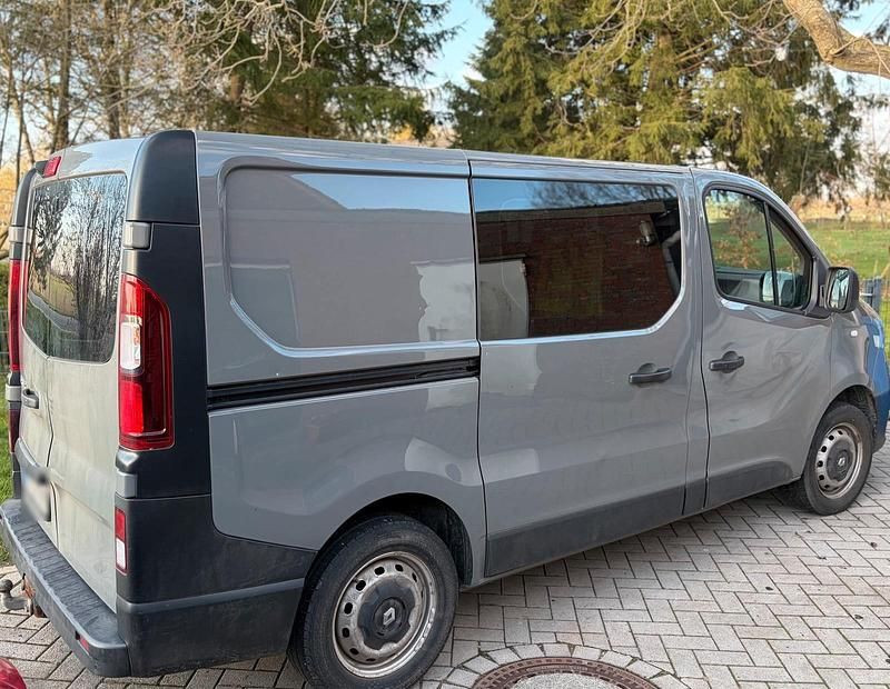Gebraucht Renault Trafic 120 PS (88 kW) 2019 Grau Van / Kleinbus