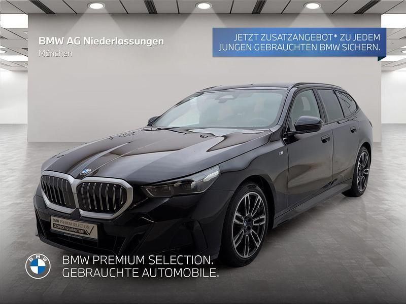 Schwarz Gebraucht 2024 BMW 520 Comfort Edition Kombi | 53.508 € (Fairer Preis) - Bild 1/2