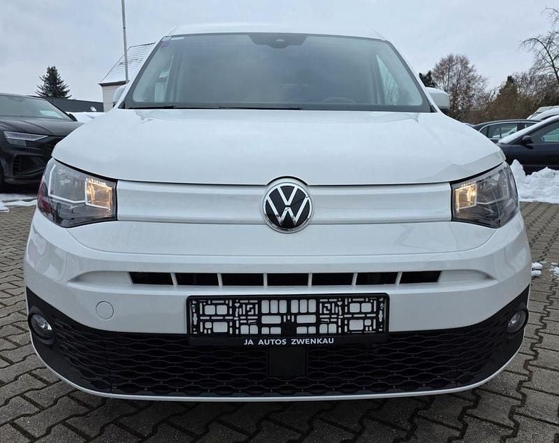 Gebraucht VW Caddy Maxi Basis 122 PS (89 kW) 2022 Weiß Van / Kleinbus