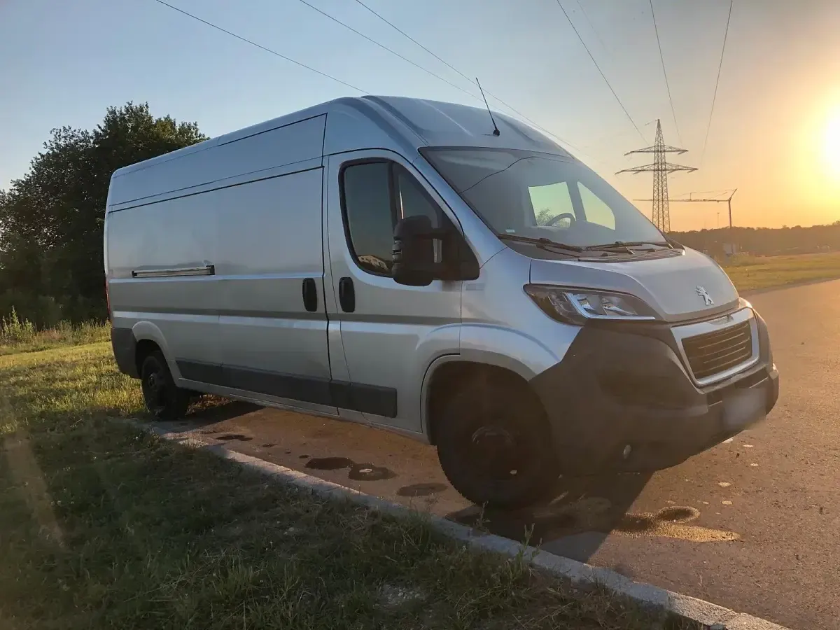 Gebraucht Peugeot Boxer 150 PS (110 kW) 2015 Silber Van