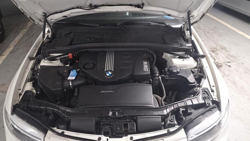 Gebraucht BMW 120 Cabriolet Performance 197 PS (144 kW) 2011 Weiß Cabrio