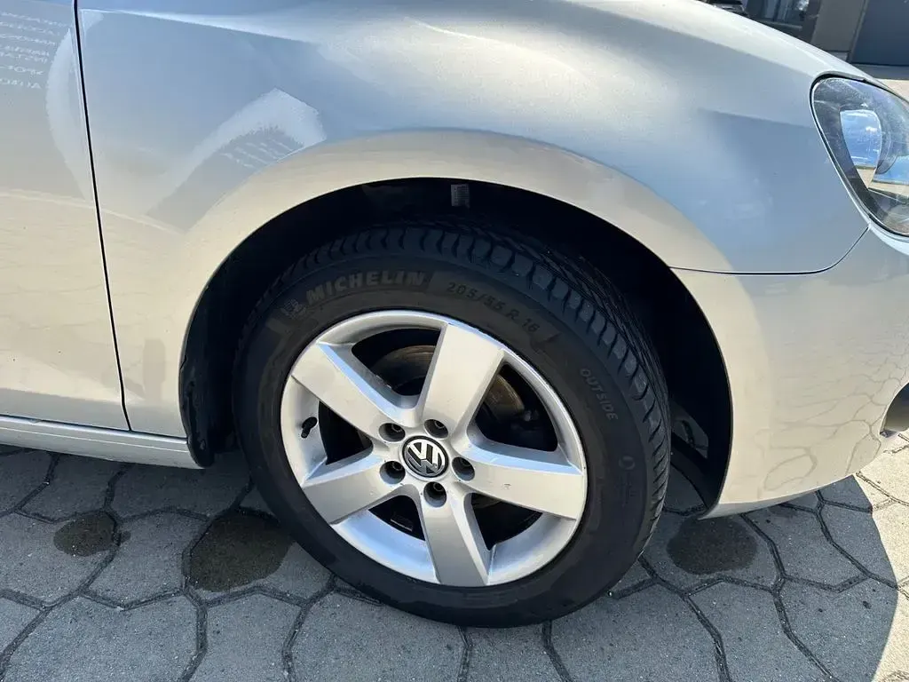 Gebraucht VW Golf VI Style 80 PS (58 kW) 2011 Silber Kleinwagen