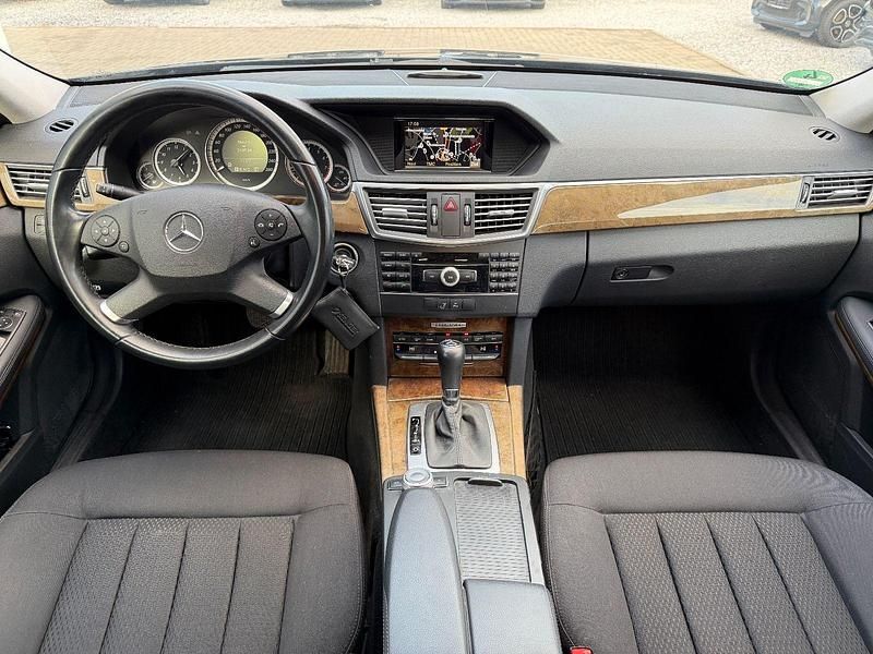 Usata Mercedes E200 184 CV (135 kW) 2010 Nero Berlina