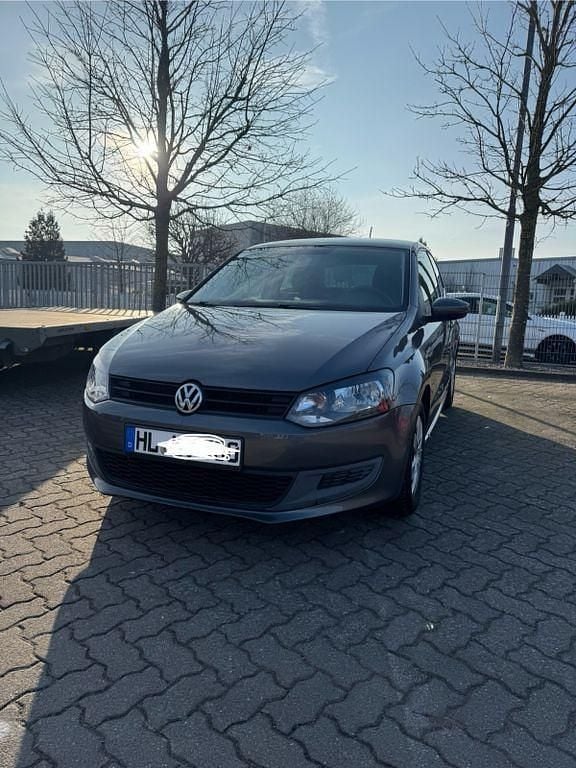 Grau Gebraucht 2010 VW Polo Comfortline Limousine | 4.500 € (Fairer Preis) - Bild 1/4