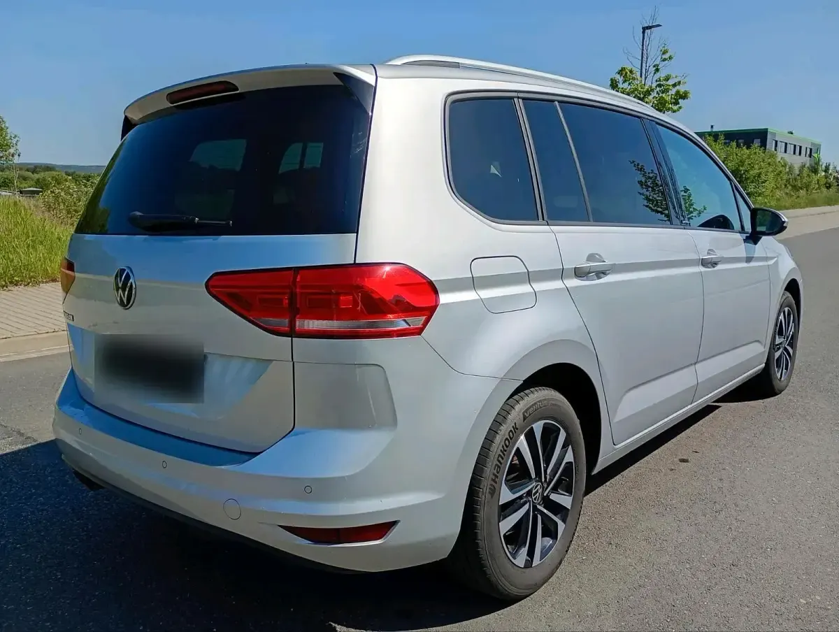 Gebraucht VW Touran 150 PS (110 kW) 2021 Silber Van / Kleinbus