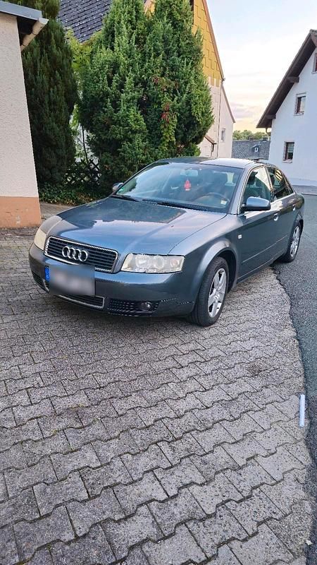 Grau Gebraucht 2006 Audi A4 Limousine | 1.699 € (Superpreis) - Bild 1/4