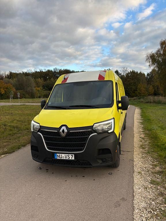 Gelb Gebraucht 2020 Renault Master Limousine | 11.500 € (Etwas zu teuer) - Bild 1/4