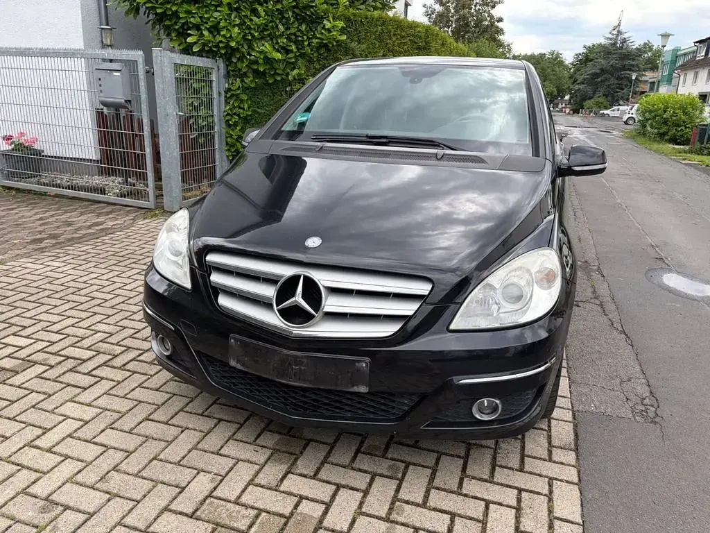 Gebraucht Mercedes B200 140 PS (102 kW) 2009 Schwarz Van / Kleinbus