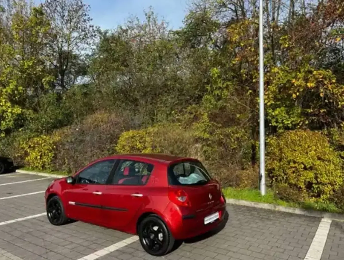 Gebraucht Renault Clio II Rip Curl 101 PS (74 kW) 2008 Rot Limousine