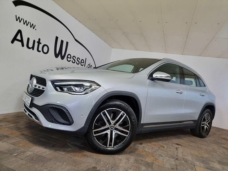Iridiumsilber metalliclack Gebraucht 2022 Mercedes GLA220 Progressive SUV | 32.950 € (Fairer Preis) - Bild 1/4