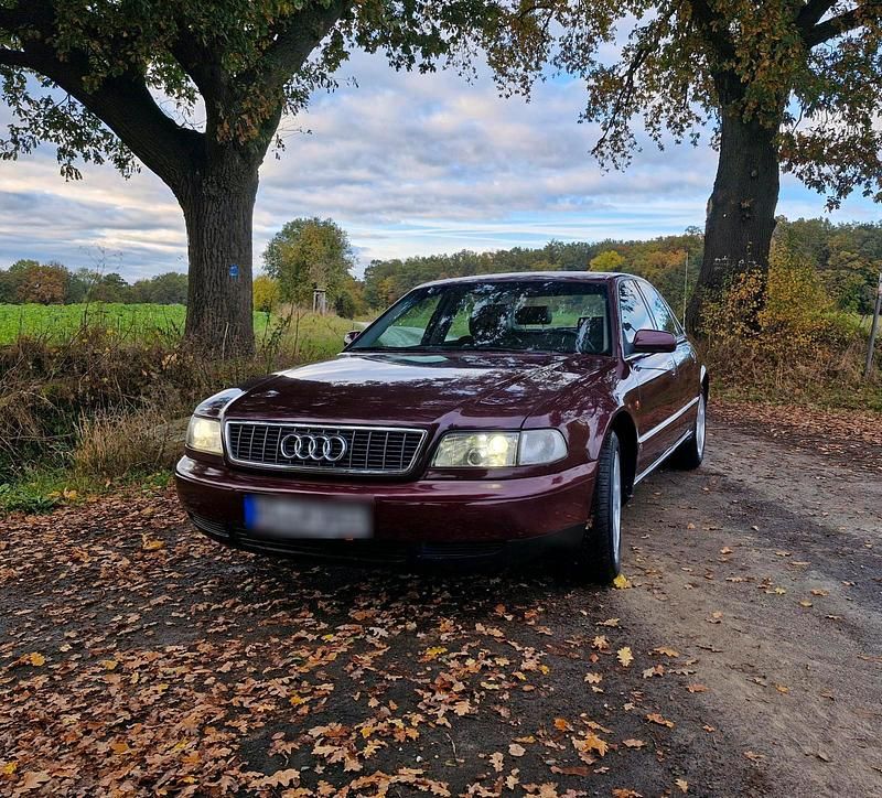 Rot Gebraucht 1995 Audi A8 Limousine | 4.350 € - Bild 1/4
