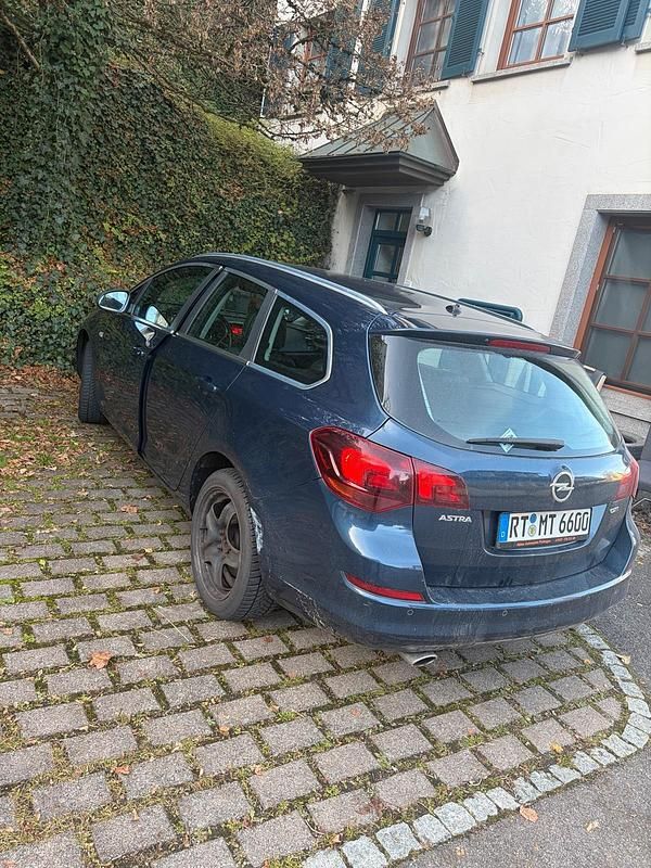 Gebraucht Opel Astra 105 PS (77 kW) 2012 Kombi