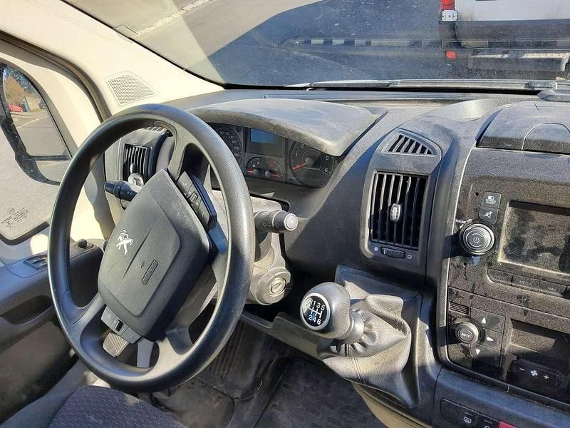 Gebraucht Peugeot Boxer S 165 PS (121 kW) 2022 Weiß Van
