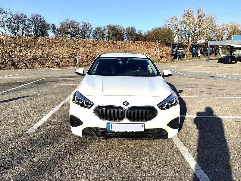 Gebraucht BMW 218 Advantage 136 PS (100 kW) 2021 Weiß Coupé
