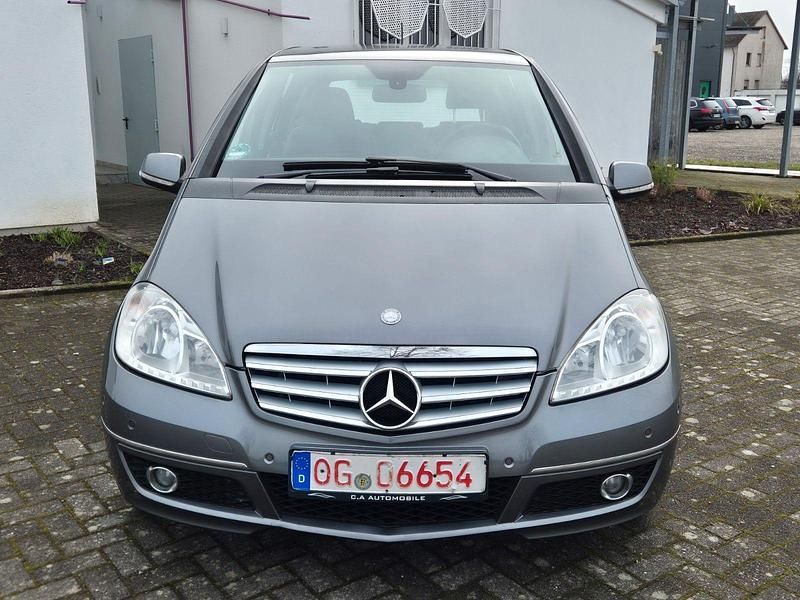 Gebraucht Mercedes A150 95 PS (69 kW) 2010 Grau Kleinwagen