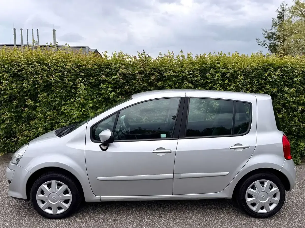 Gebraucht Renault Modus Dynamique 75 PS (55 kW) 2008 Platingrau Van / Kleinbus