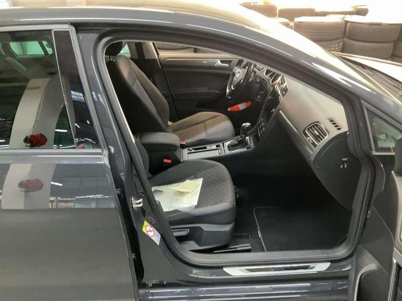 Gebraucht VW Golf VII Join 116 PS (85 kW) 2019 Grau Limousine