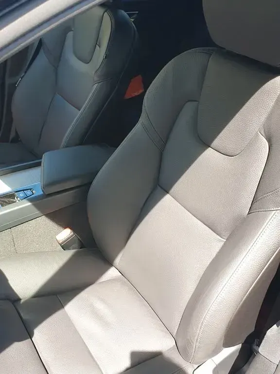 Gebraucht Volvo V60 Plus 197 PS (144 kW) 2024 Blau Kombi