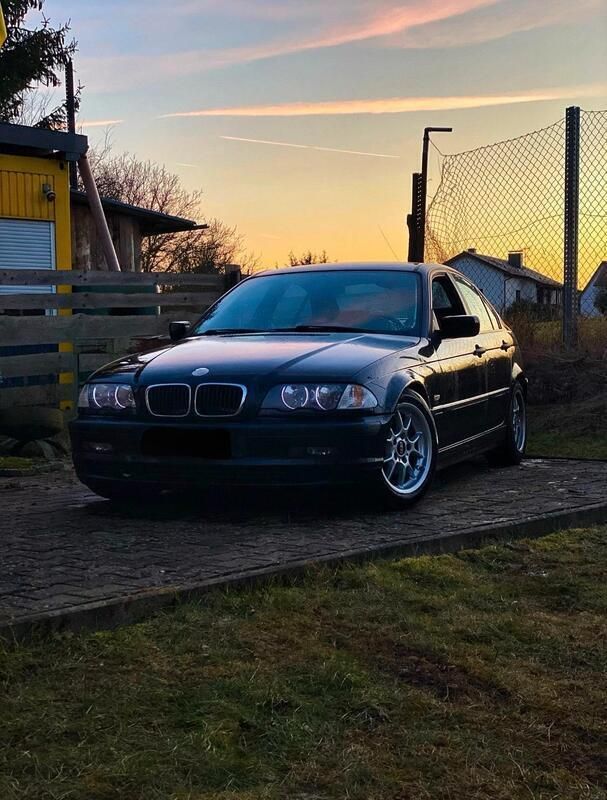 Schwarz Gebraucht 1999 BMW 320 Shadowline Limousine | 1.800 € (Superpreis) - Bild 1/4