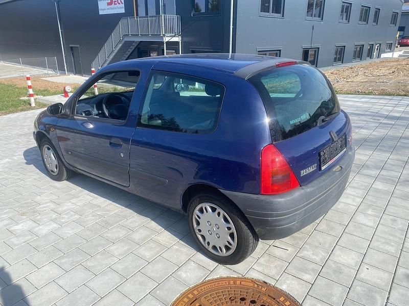 Gebraucht Renault Clio II 60 PS (44 kW) 1999 Blau Kleinwagen