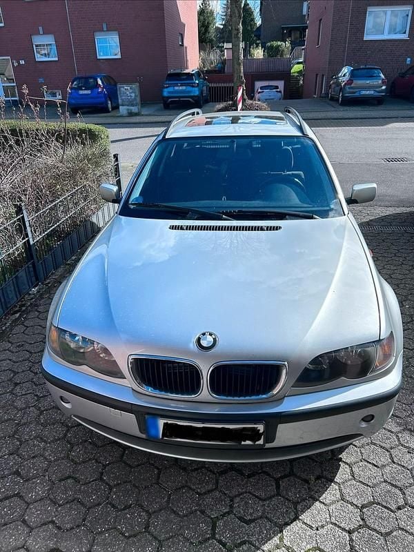 Gebraucht BMW 320 150 PS (110 kW) 2004 Silber Kombi