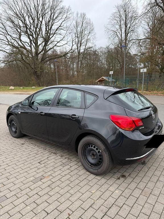 Gebraucht Opel Astra Selection 116 PS (85 kW) 2015 Schwarz Limousine
