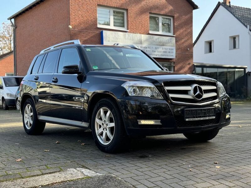 Schwarz Gebraucht 2012 Mercedes GLK350 SUV | 16.499 € (Fairer Preis) - Bild 1/4