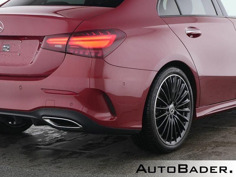 Gebraucht Mercedes A220 Premium 190 PS (139 kW) 2025 Rot Limousine