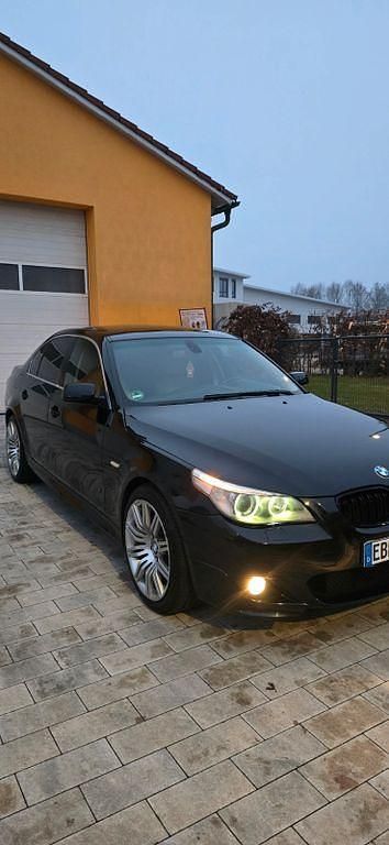 Schwarz Gebraucht 2006 BMW 530 M Sport Limousine | 9.000 € (Fairer Preis) - Bild 1/4