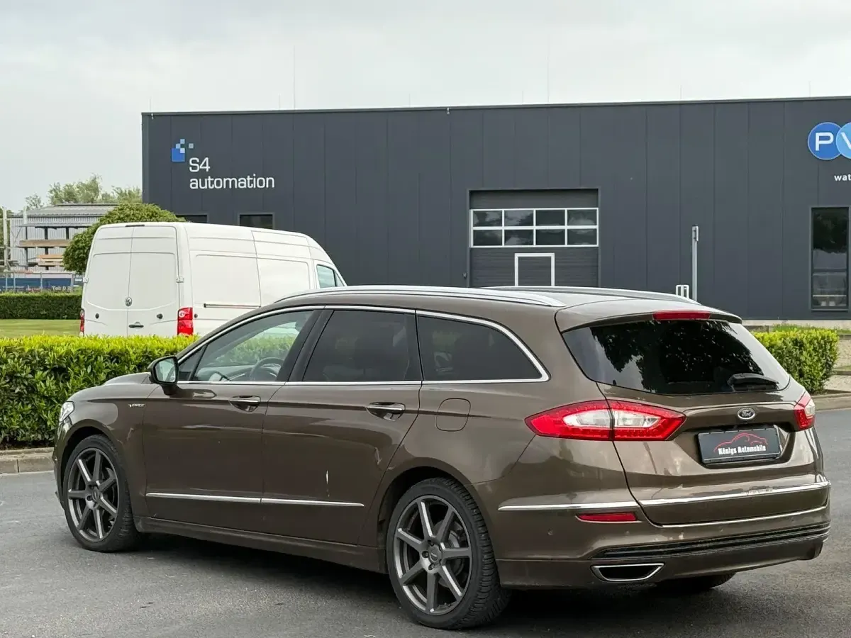 Gebraucht Ford Mondeo Vignale 179 PS (131 kW) 2016 Braun Kombi