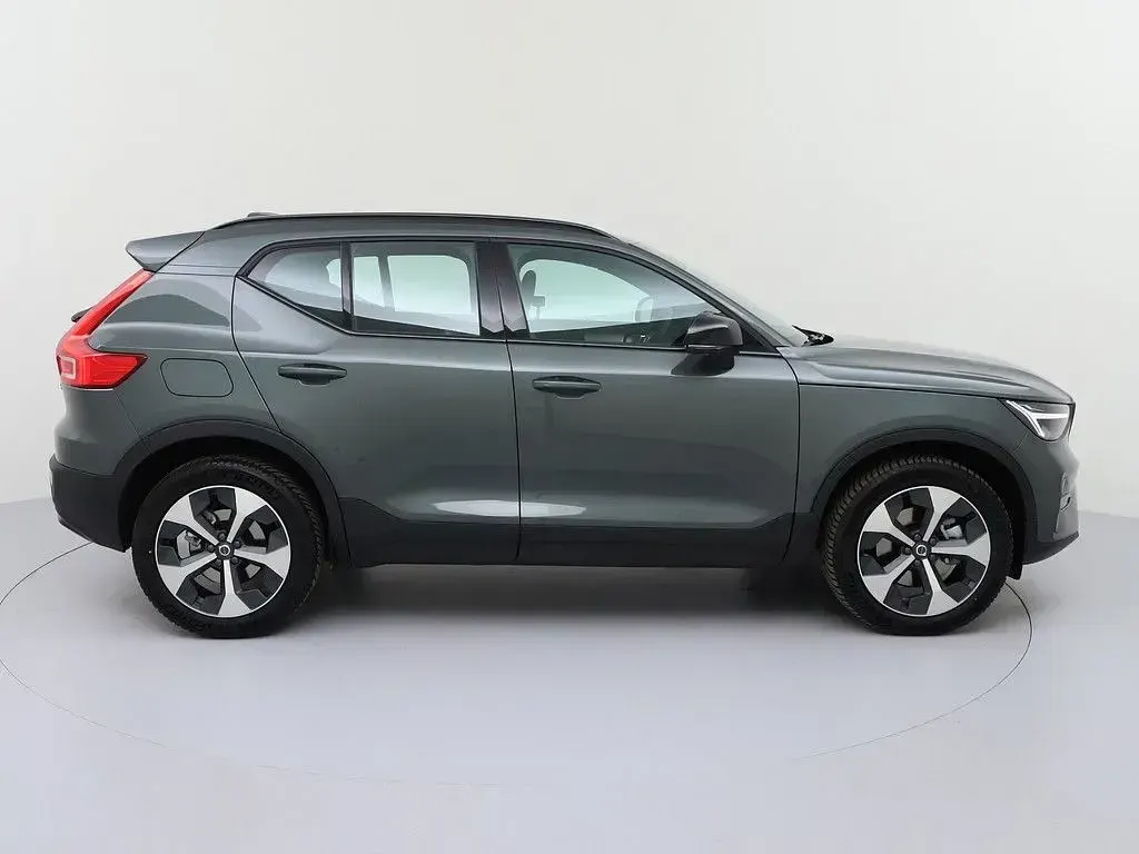 Gebraucht Volvo XC40 Plus 163 PS (119 kW) 2025 Forest lake / metallic SUV