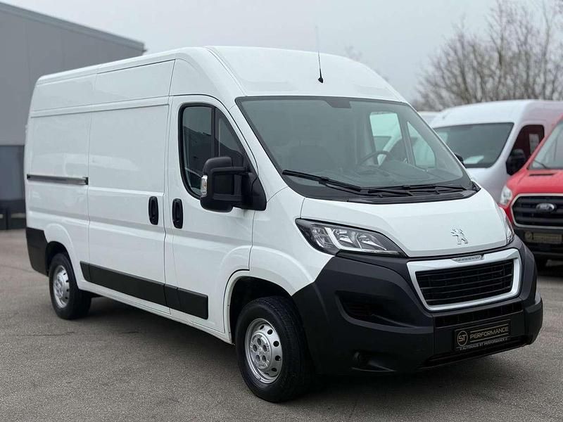 Gebraucht Peugeot Boxer 131 PS (96 kW) 2018 Weiß Van