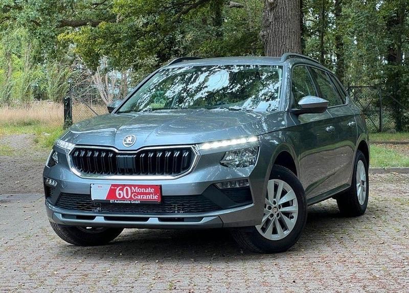 Grau Gebraucht 2024 Skoda Kamiq Selection SUV | 23.499 € (Fairer Preis) - Bild 1/4