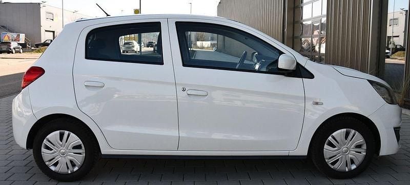 Gebraucht Mitsubishi Space Star Basis 71 PS (52 kW) 2017 Weiß Kleinwagen