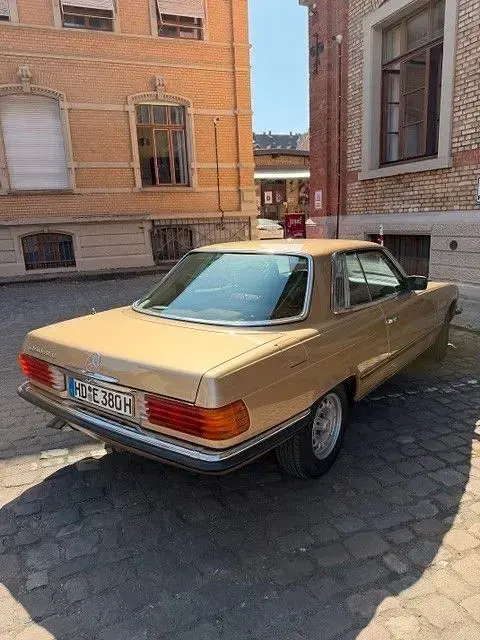Gebraucht Mercedes SLC380 218 PS (160 kW) 1981 Gold Coupé