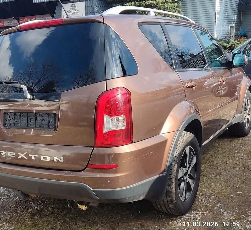 Gebraucht Ssangyong (KGM) Rexton Crystal 155 PS (114 kW) 2015 Braun SUV