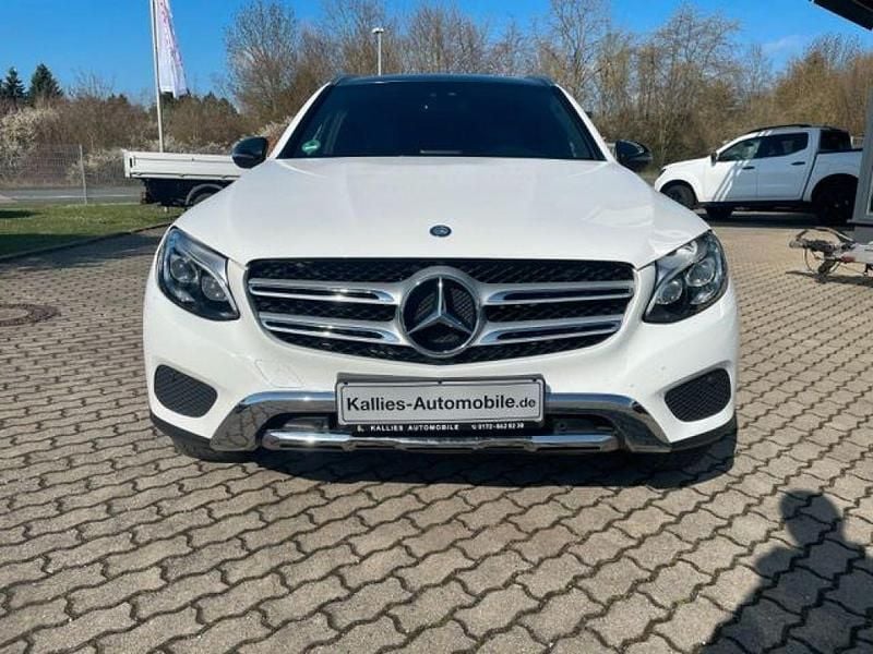 Gebraucht Mercedes GLC250 AMG line 204 PS (150 kW) 2016 Polarweiss SUV