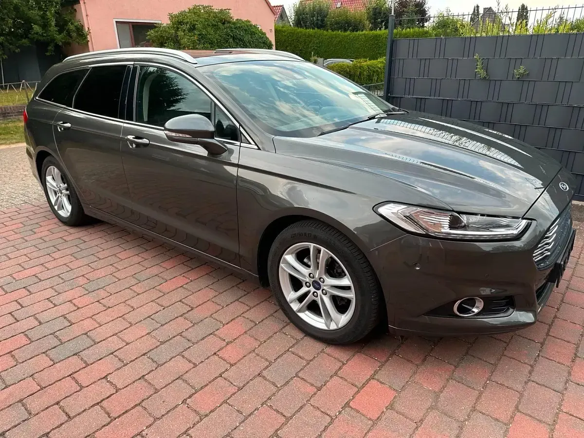 Gebraucht Ford Mondeo Titanium 150 PS (110 kW) 2018 Grau Kombi