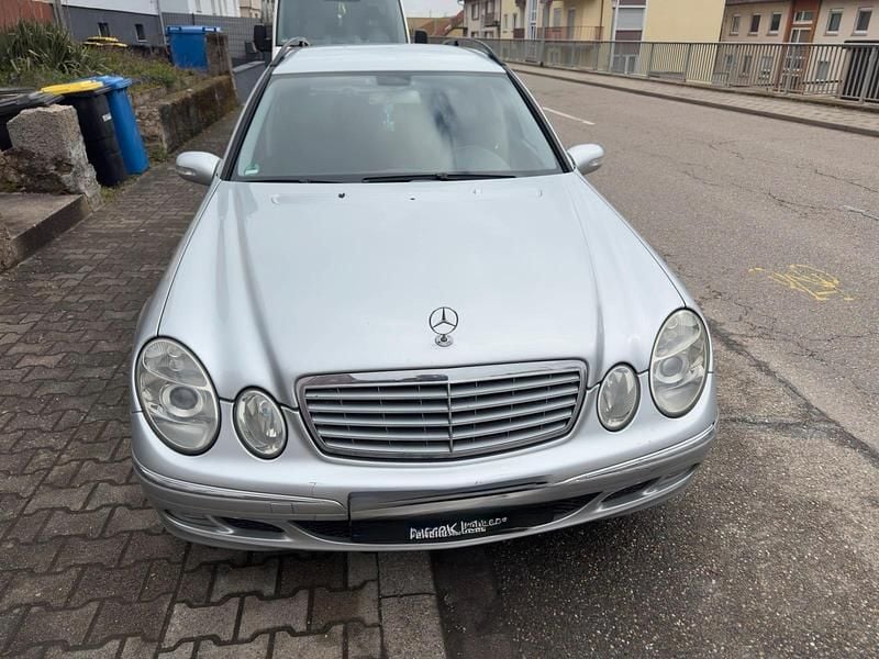 Gebraucht Mercedes E200 163 PS (119 kW) 2006 Silber Kombi